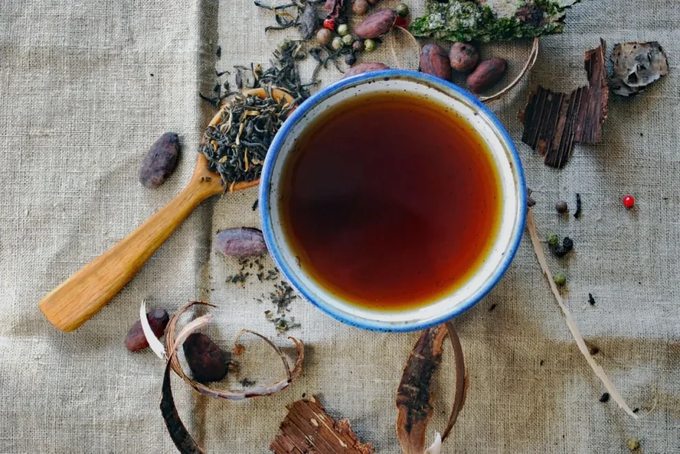 El estafiate lo puedes consumir a través de infusión.
