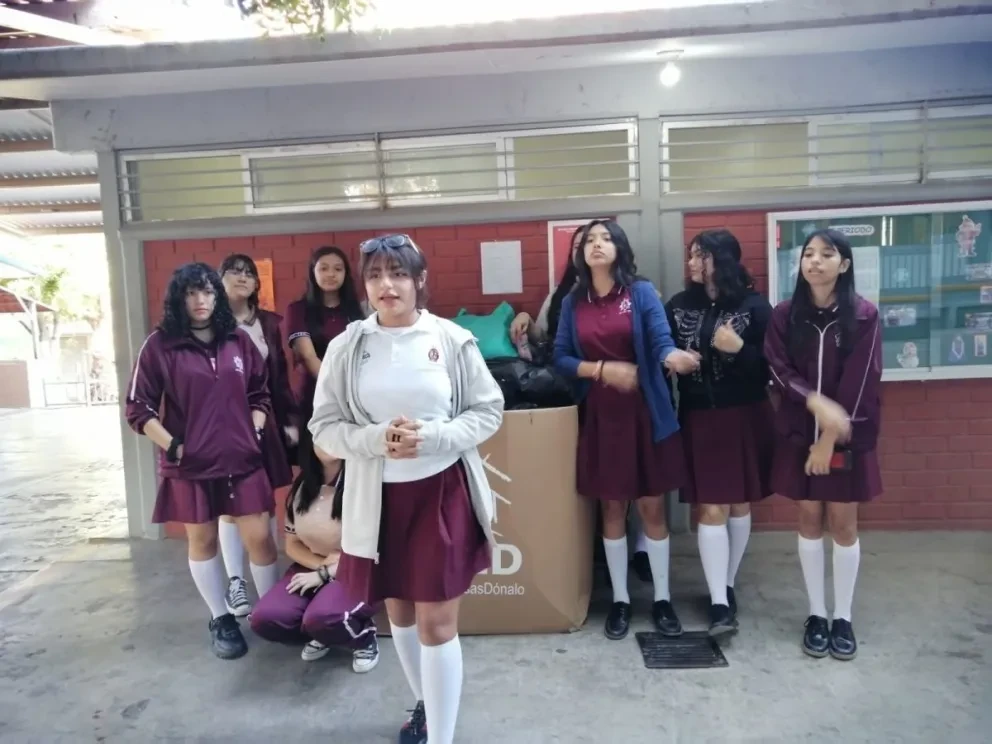 Estudiantes de la ETI 85 se unen con pasión al Donatón 2023