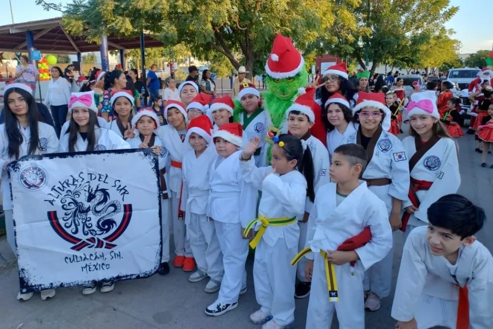 En Alturas del Sur se vivió un Gran Desfile Navideño
