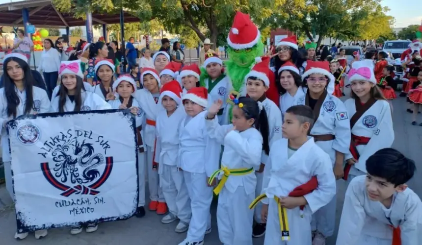 En Alturas del Sur se vivió un Gran Desfile Navideño