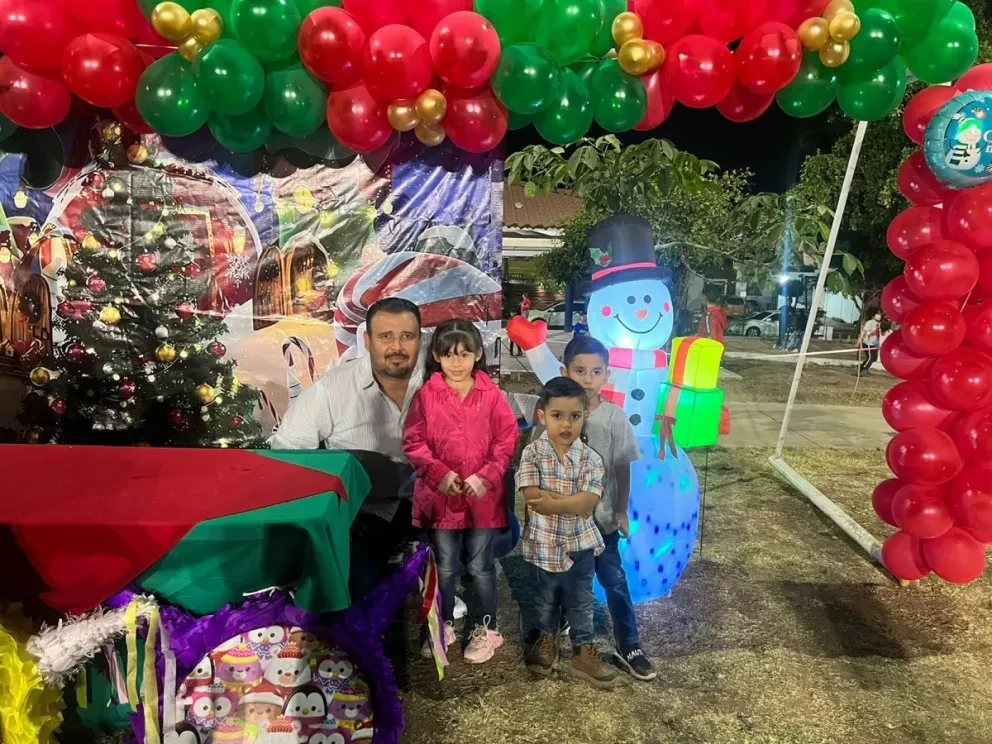 Niños de la Academia Alturas de Futbol tuvieron su celebración navideña