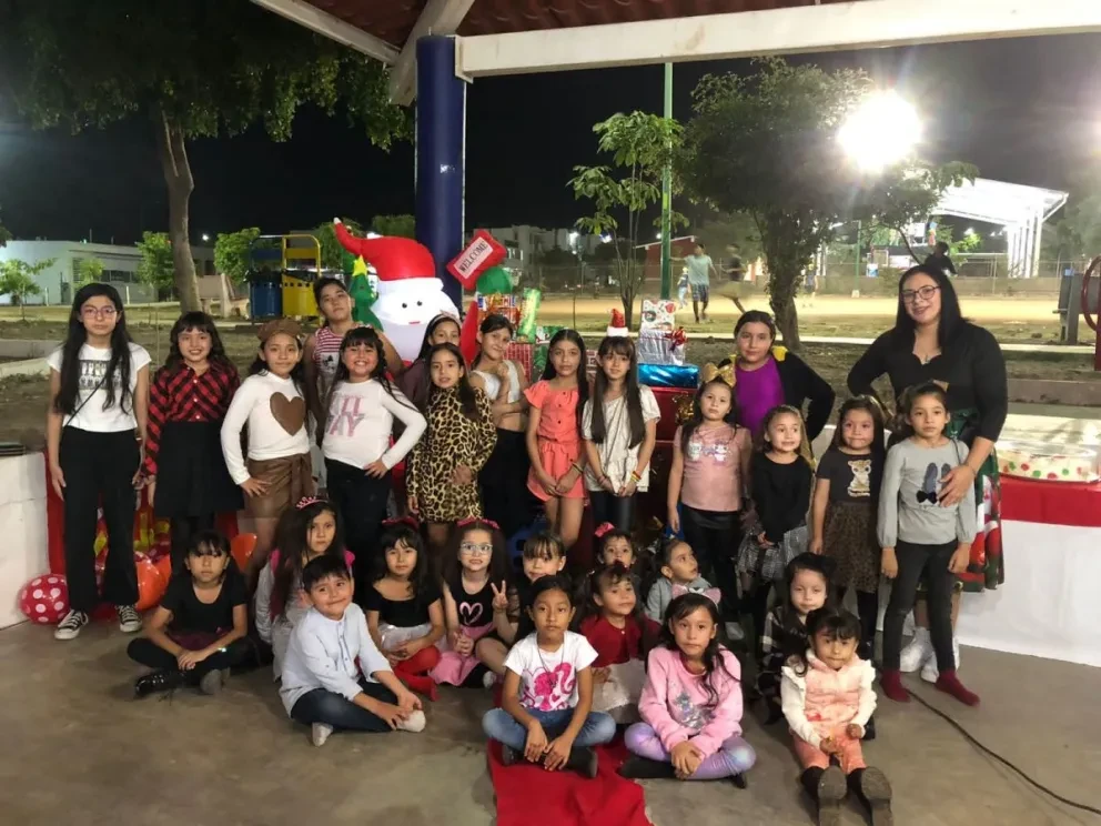 Diversión y reconocimiento en la posada de Zumba Kids de Alturas del Sur