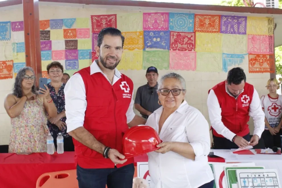 Uno de los principales objetivos “Escuelas Resilientes” es desarrollar la capacidad, el conocimiento y la conciencia de la comunidad escolar para lograr que las instalaciones educativas sean lugares seguros. Fotos: Cruz Roja Culiacán