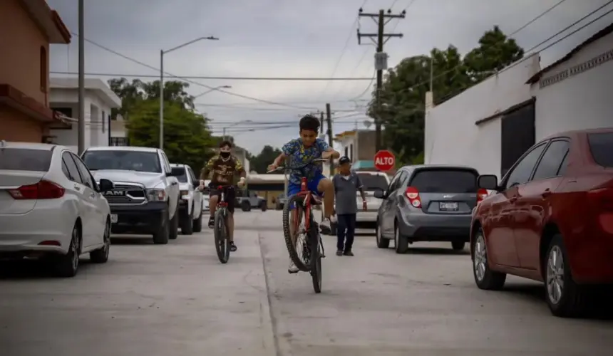 La pavimentación de la calle dará realce al sector y facilitará la vida de los colonos que antes pasaban muchas dificultades, principalmente los niños y adultos mayores.