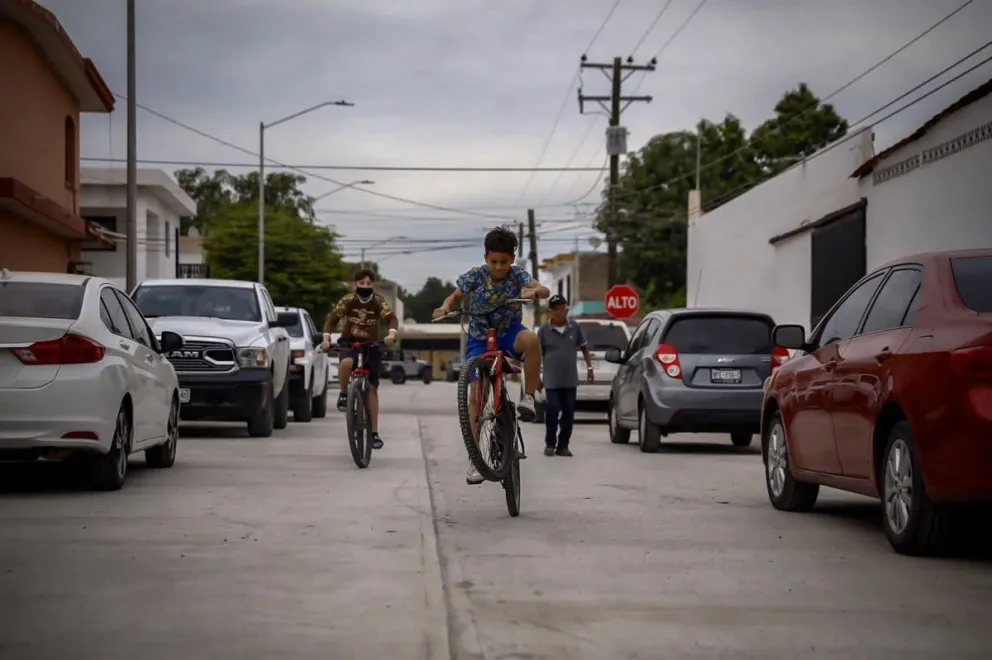 La pavimentación de la calle dará realce al sector y facilitará la vida de los colonos que antes pasaban muchas dificultades, principalmente los niños y adultos mayores.