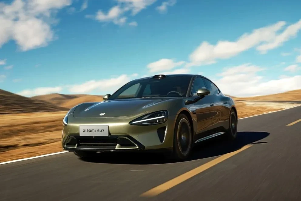 El nuevo sistema autoconducción del SU7 es un vistazo al futuro de la conducción, uno donde la IA se encargará de transportarnos de forma segura y eficiente. Foto: Xiaomi