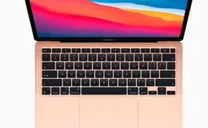 La MacBook Air de Apple con diseño ligero y gran potencia está a precio de remate en Liverpool