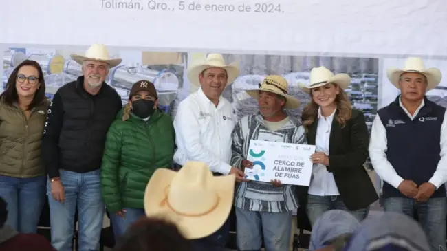 Hacen entrega de apoyos a productores del estado de Querétaro. Foto: Cortesía