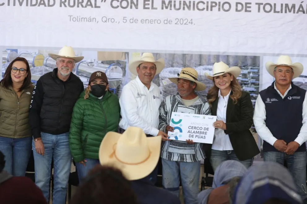 Hacen entrega de apoyos a productores del estado de Querétaro. Foto: Cortesía