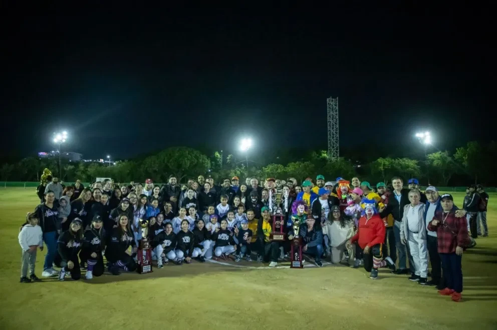 Durante el evento, el alcalde, Juan de Dios Gámez Mendívil reiteró que el Ayuntamiento de Culiacán está comprometido con el deporte.