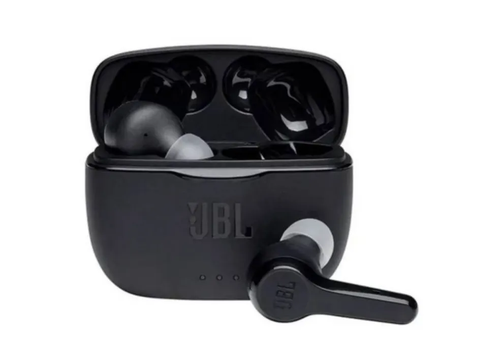 Los auriculares JBL Tune 215 TWS tienen buena relación entre su precio y sus características, señalan los usuarios. Foto: Cortesía