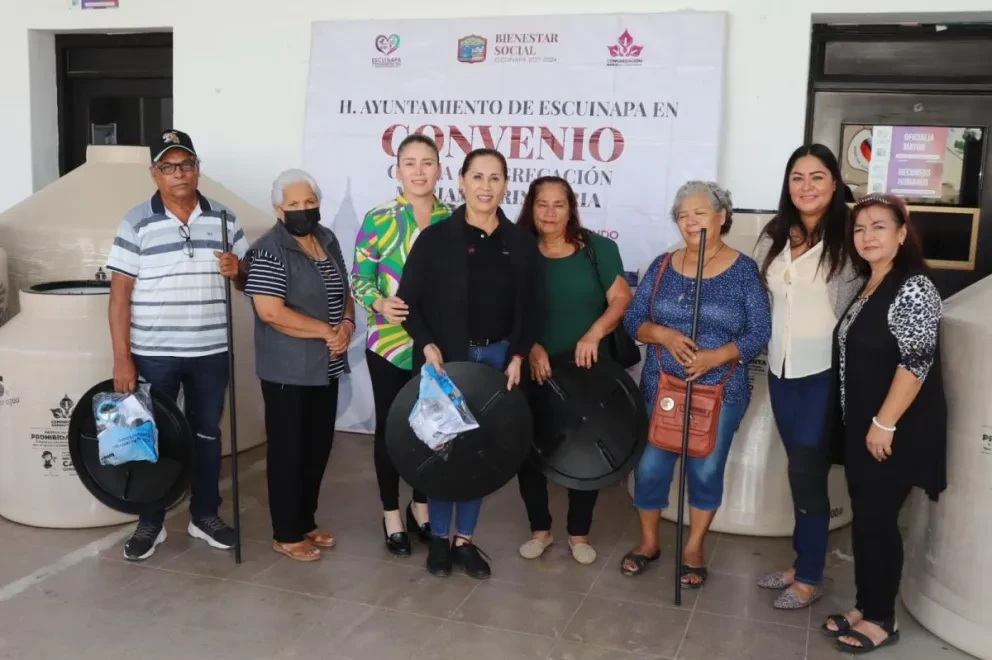 Ayuntamiento de Escuinapa hizo entrega de 31 tinacos de 1,100 litros, 1 tinaco de 450 litros, así como una cisterna de 1,200 litros, que son subsidiados por Congregación Mariana Trinitaria.