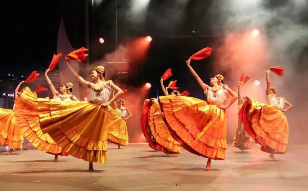 Vive la magia del Ballet Folklórico de México