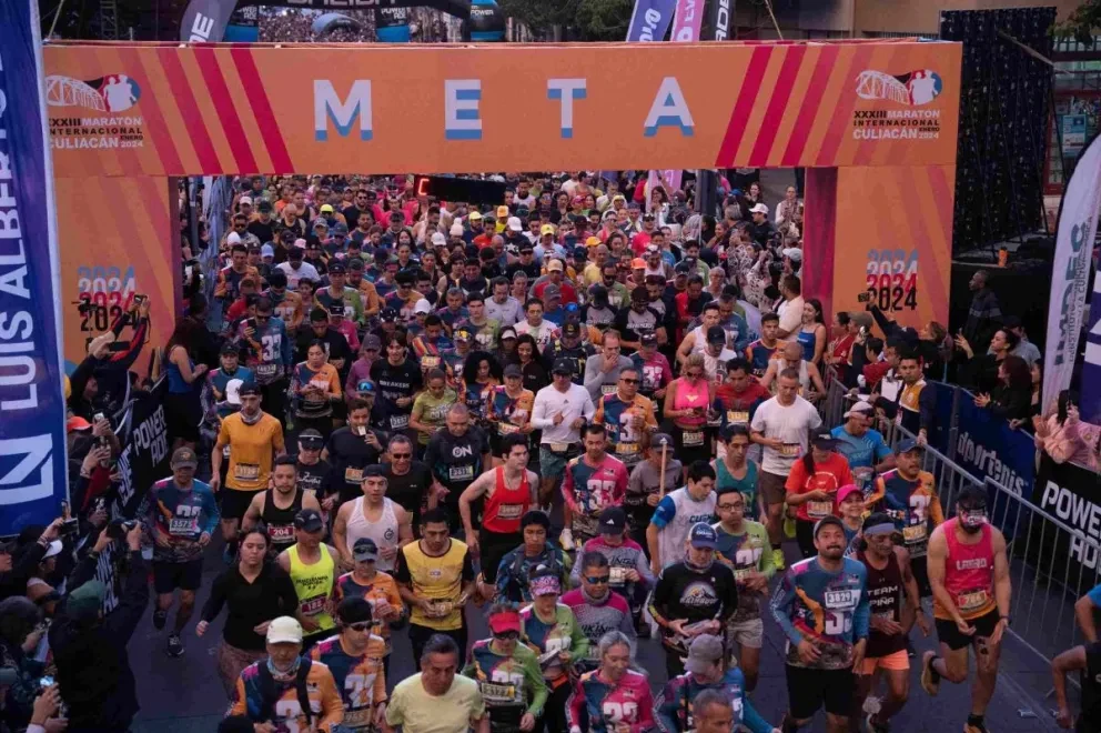 Algarabía en el inicio del Maratón Internacional de Culiacán 2024