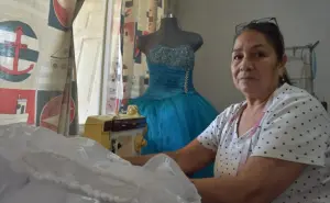 ¡Glamour a la medida! Mercedes desde hace 40 años crea vestidos para novias y quinceañeras en Culiacán