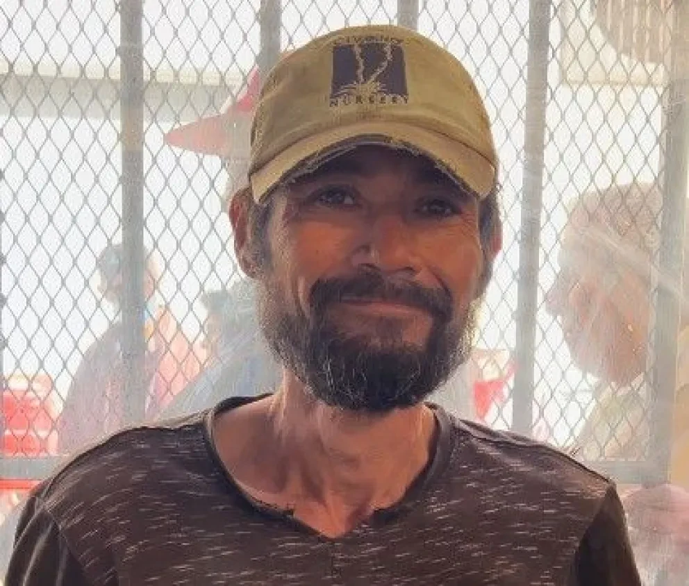 Juan: Entre luchas diarias y la esperanza en un plato de comida