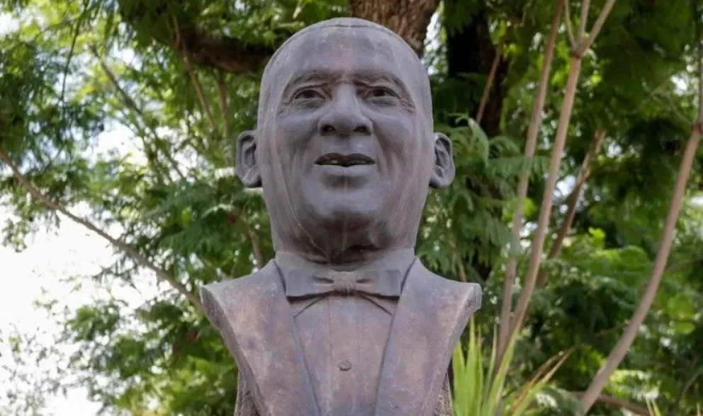 Busto Rafael Hernández. Foto: Almanaque Puebla
