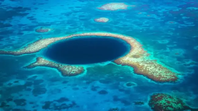 Todo inicia en 1960, cuando el francés Jacques Cousteau fue quien hizo famoso al Agujero Azul en toda la Tierra. Foto: Cortesía