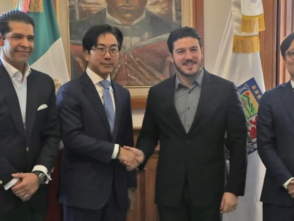 Gobierno de Nuevo León y Samsung buscan proyectos de electromovilidad y energías verdes. Foto: Cortesía