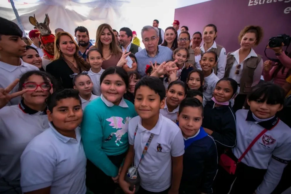 Acto de la apertura oficial de la Feria de Paz en la colonia Lázaro Cárdenas en Culiacán, evento emblemático dentro de la Estrategia Especial para la Construcción de Paz en los 50 municipios prioritarios.