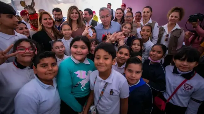 Acto de la apertura oficial de la Feria de Paz en la colonia Lázaro Cárdenas en Culiacán, evento emblemático dentro de la Estrategia Especial para la Construcción de Paz en los 50 municipios prioritarios.