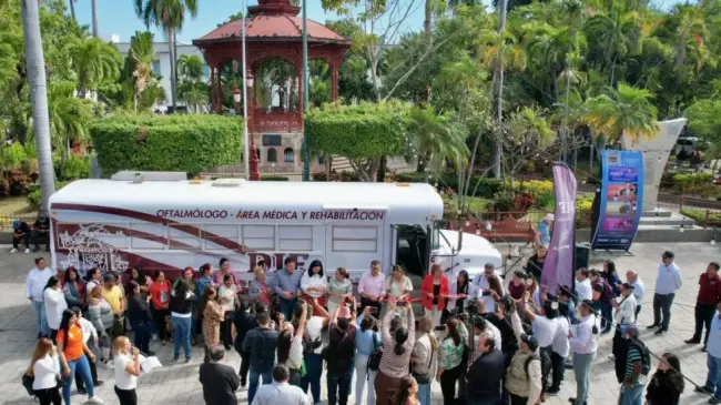 El Camión de la Salud recorrerá las 8 sindicaturas de Mazatlán para brindar atención médica.