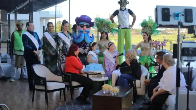 Adela Micha promociona el Carnaval de Mazatlán.