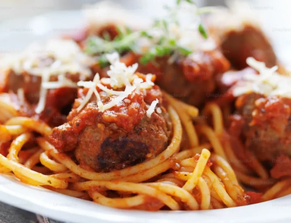 Albondigas rellenas de queso. Una delicia para el paladar.