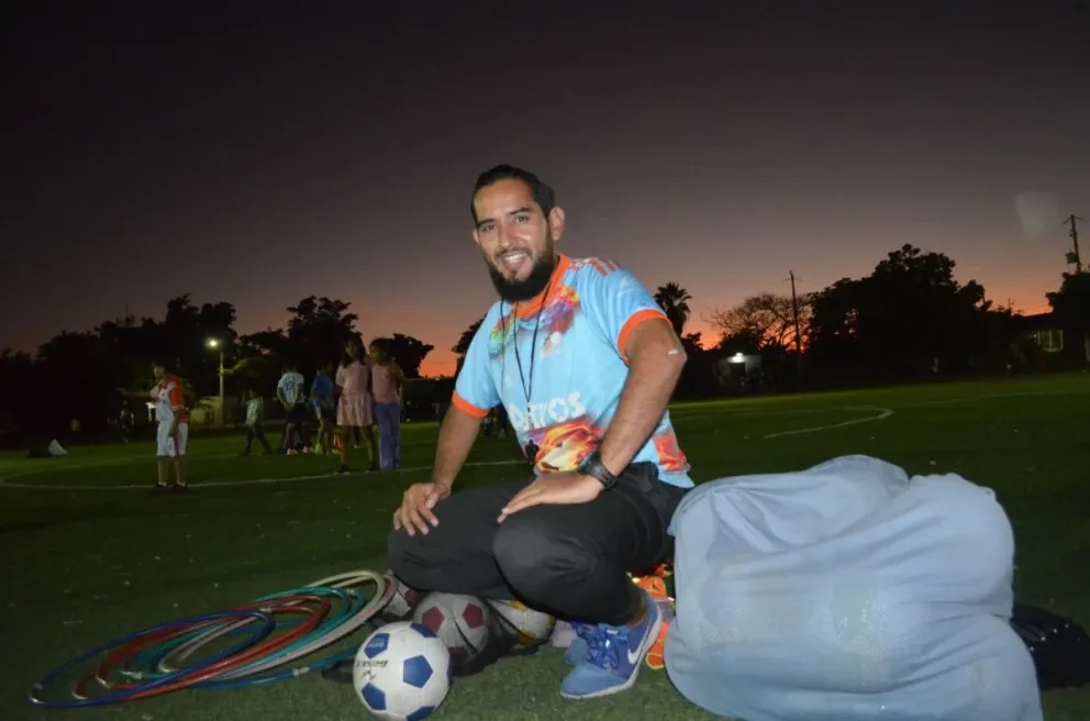 Bladimir Valdez tiene alumnos desde los tres años hasta los 15 años. Y categorías, chupones, pandas, osos, infantil y juvenil, A y B. Fotos: Juan Madrigal