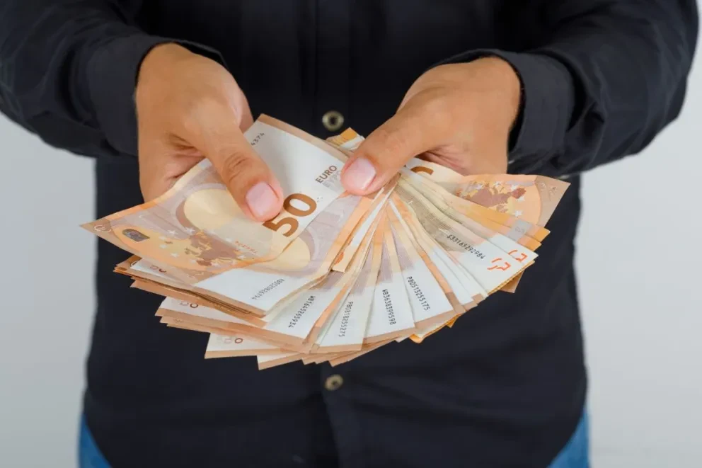 En cuánto anda el euro este martes 13 de febrero en México. Foto: Freepik