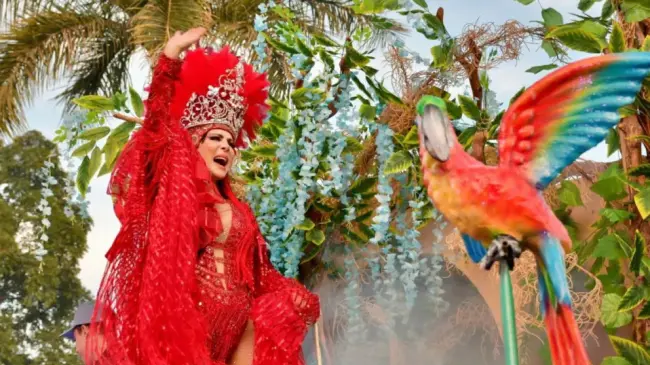 Maribel Guardia así lució durante el cierre del Carnaval de Guamúchil.