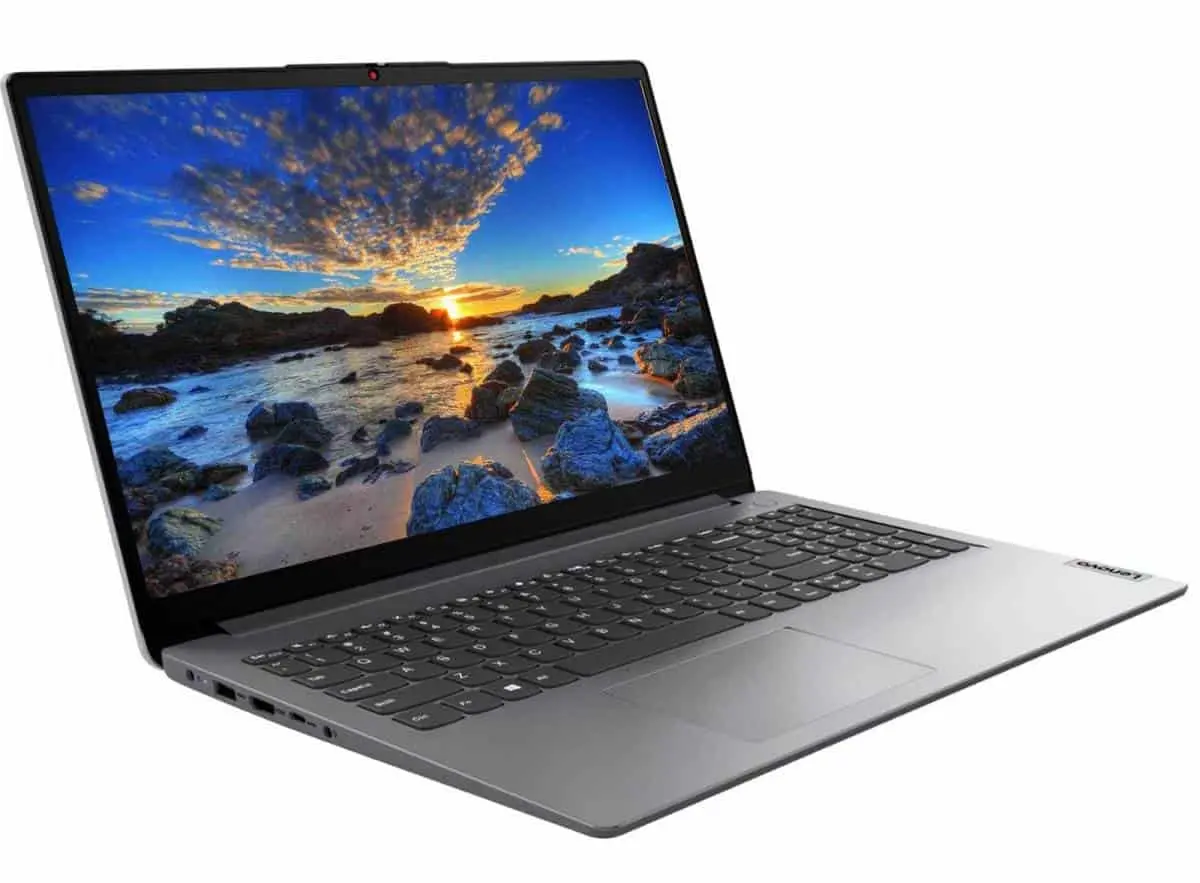 La laptop Lenovo 15.6 tiene procesador AMD Ryzen 3, 8 GB de RAM y 256 GB SSD de almacenamiento. Foto: Lenovo