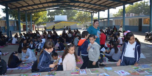 ¡Leer es soñar con los ojos abiertos! Picnic Literario en la escuela primaria Revolución Mexicana en Culiacán
