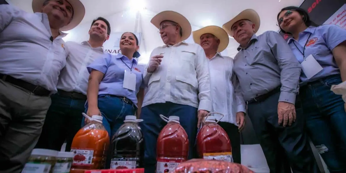 Autoridades recorren las instalaciones de la Expo Agro Sinaloa 2024.