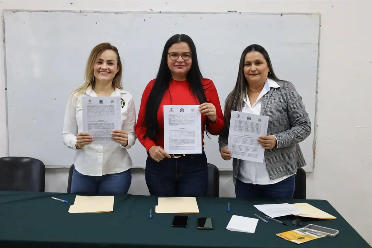 Firma de convenio de la presidencia municipal con la dirección del CBTA No. 261