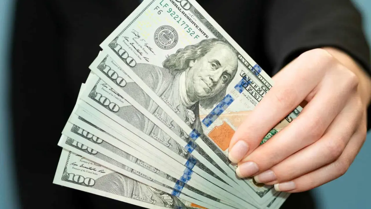 Precio del dólar en los bancos de México para este miércoles 21 de febrero. Foto: Frepik