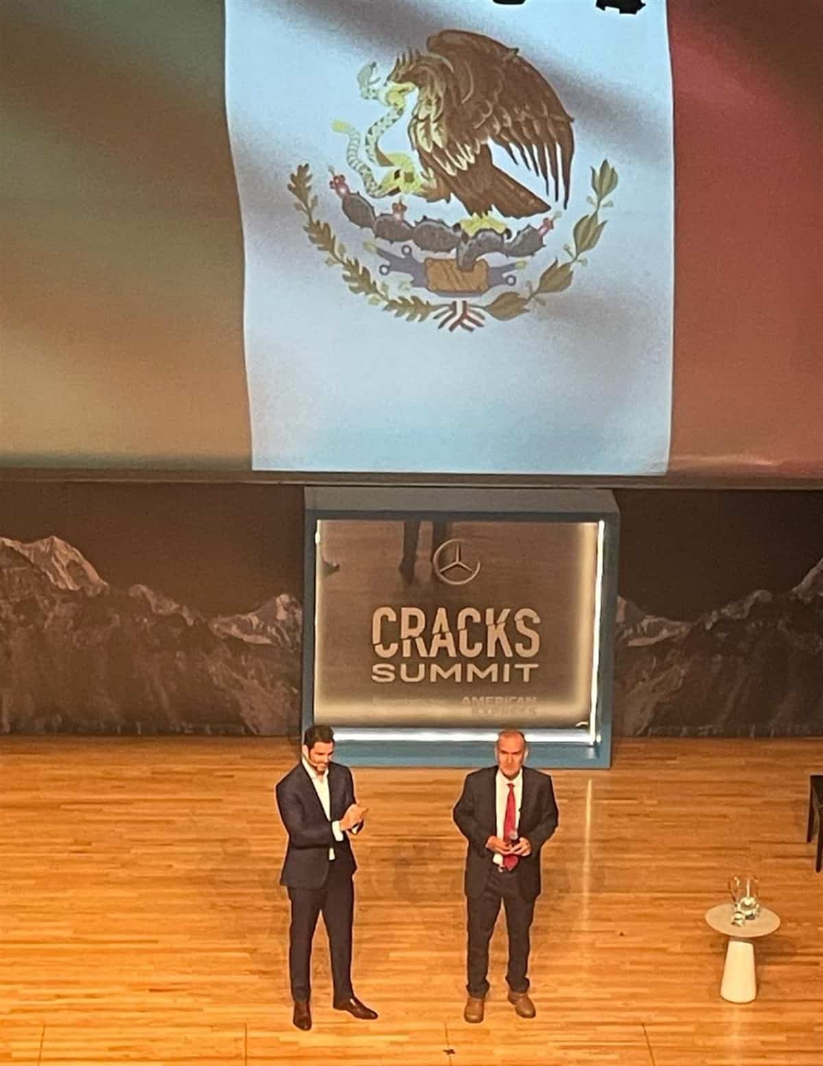 Arnoldo de la Rocha inspira a seguir los sueños en Cracks Summit