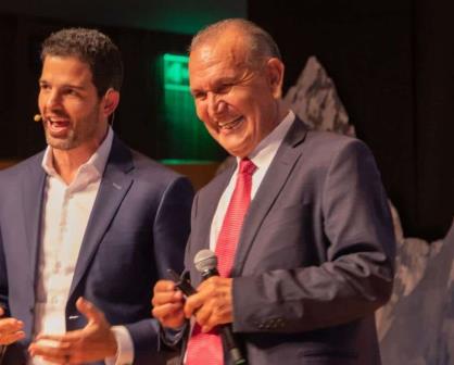 Pollo Feliz, el sueño mexicano: Arnoldo de la Rocha inspira a seguir los sueños en Cracks Summit