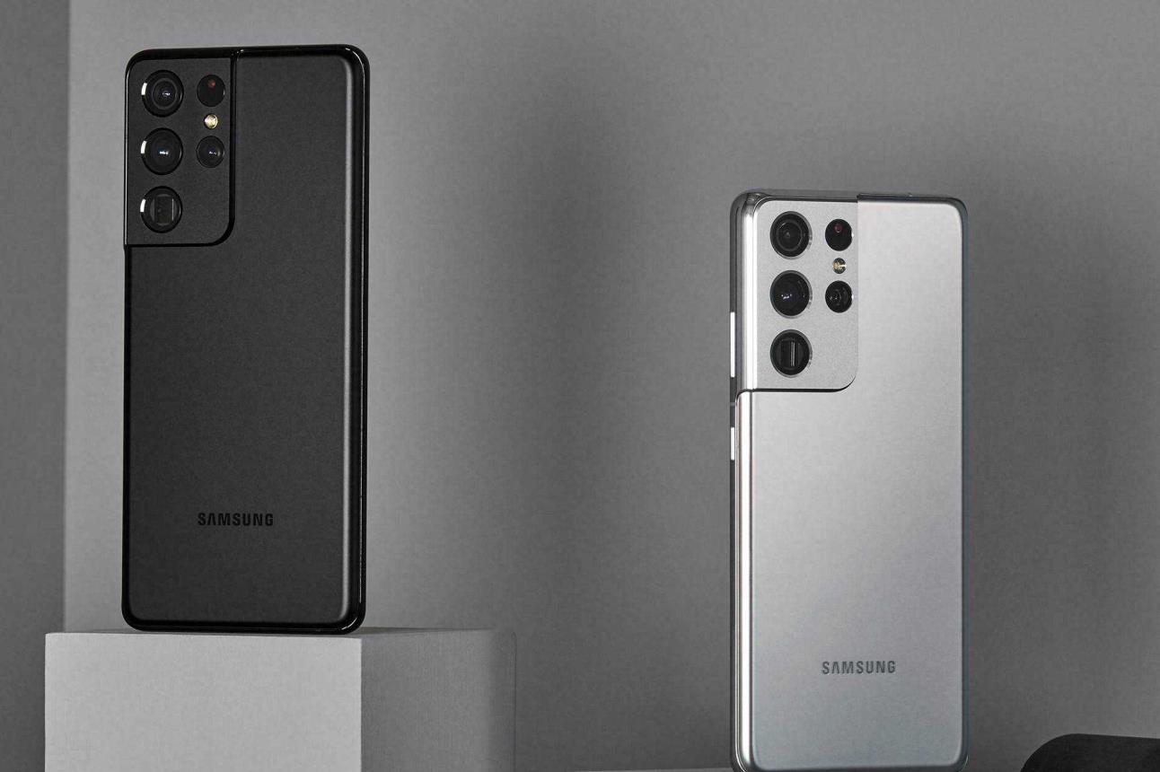 Smartphone Samsung Galaxy S21 Ultra, incluye cámara principal de 108 megapíxeles. Foto: Cortesía