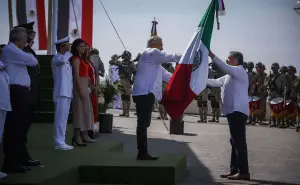 AMLO conmemora el Día de la Bandera desde Mazatlán para todo México