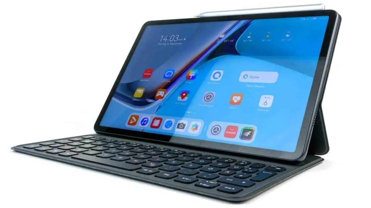 La Huawei MatePad 11 incluye un teclado magnético para poder utilizarla como computadora. Foto: Huawei