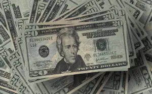 En cuánto anda el dólar hoy, lunes 26 de febrero de 2024, en los bancos de México 