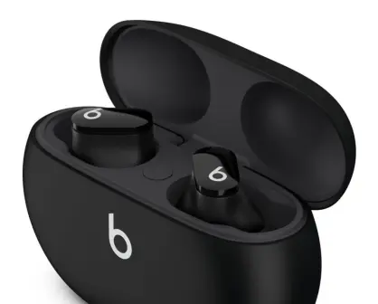 Auriculares Apple Beats Studio Buds con el 42% de descuento en Mercado Libre