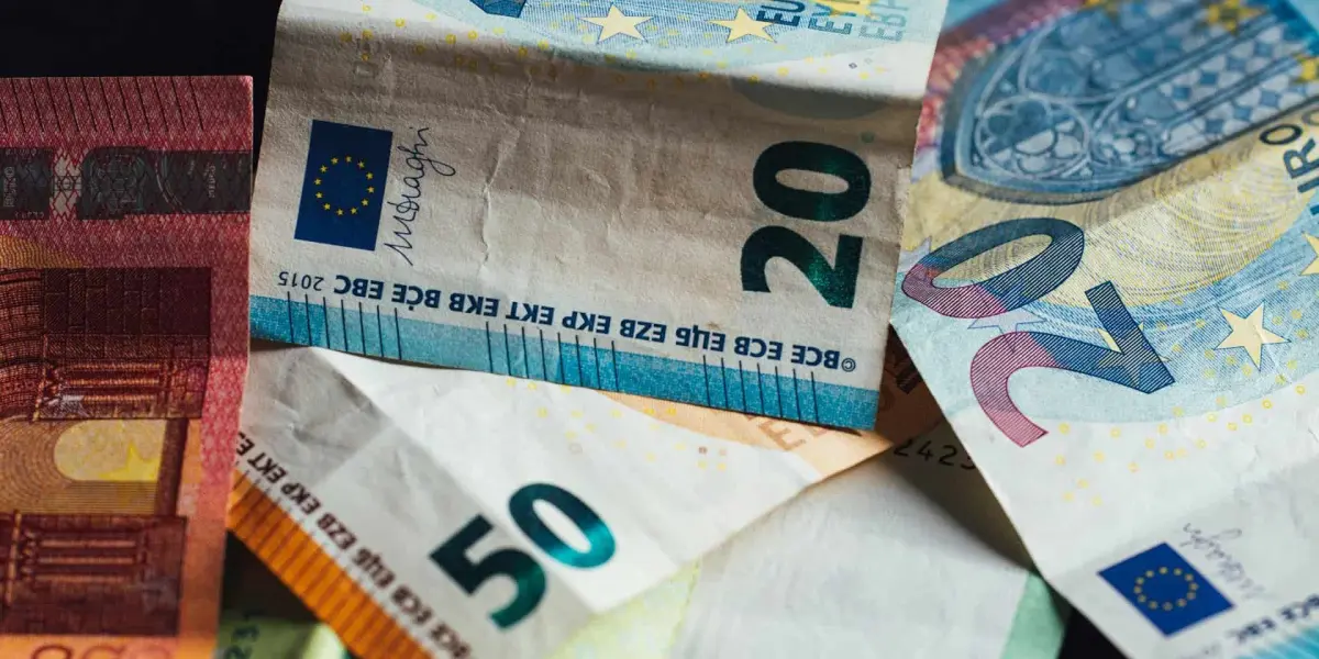 Precio del euro para este miércoles en México. Foto: Unplash
