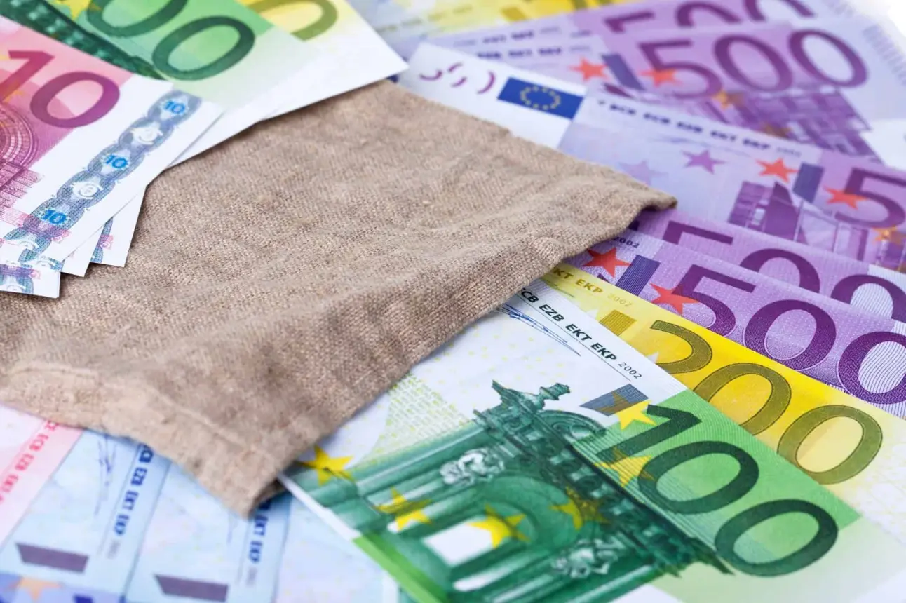 Precio del euro para este jueves 29 de febrero de 2024. Foto: Unplash