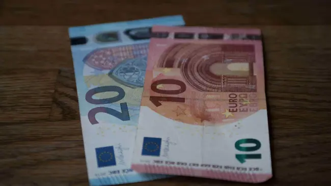 Precio del euro hoy viernes 1 de marzo en los principales bancos de México. Foto: Unplash