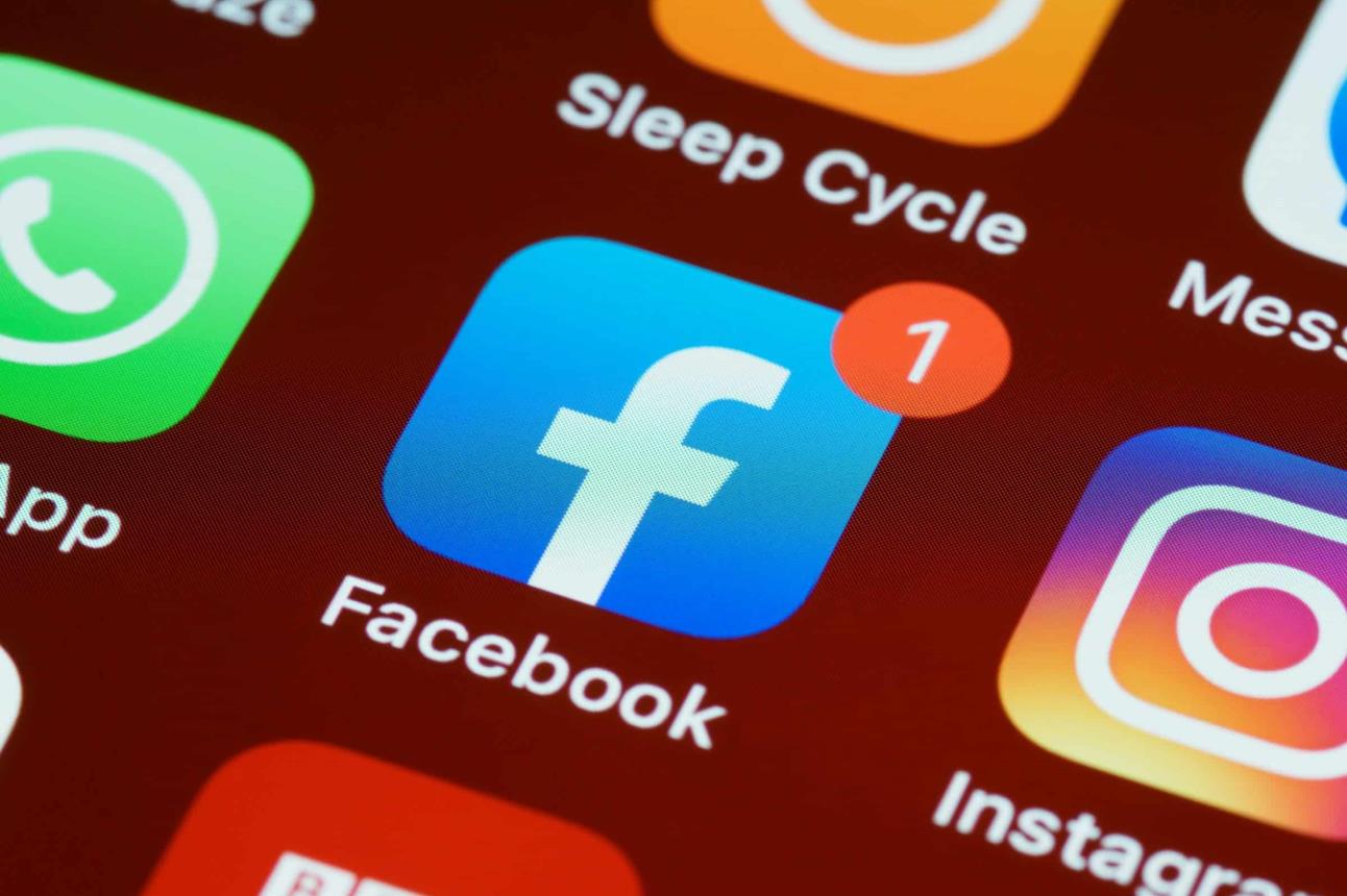 Usuarios en diversas partes del mundo reportan fallas en las redes Facebook, Instagram y Facebook Messenger. Foto: Brett Jordan