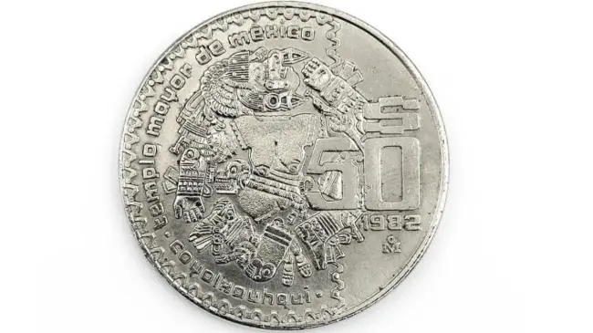 En la moneda destaca la diosa mexica de la luna, Coyolxauhqui. Foto: Mercado Libre