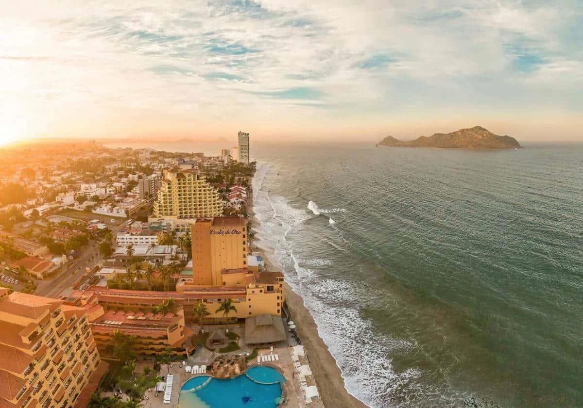 Atardecer en zona hotelera de Mazatlán. Imagen Sinaloa360