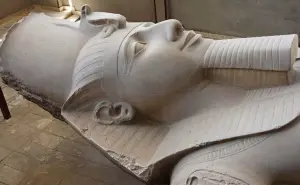 Tras un siglo después encuentran la otra mitad de la estatua de Ramsés II